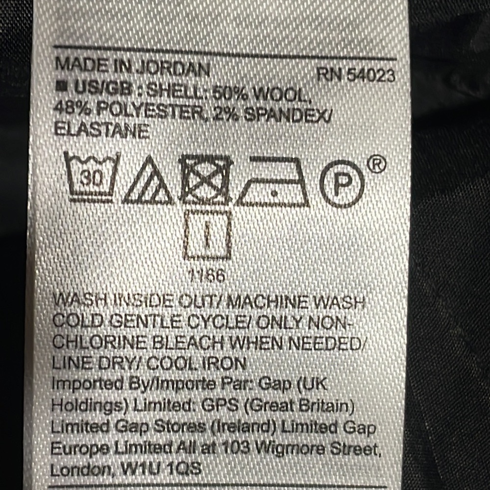 Donating soon! Open to offers!!! 
Logan pants / dress slacks size 6 from BR - Picture 4 of 4